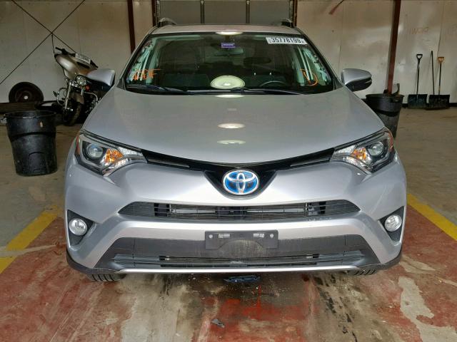 JTMRJREV2GD013011 - 2016 TOYOTA RAV4 HV XL SILVER photo 9