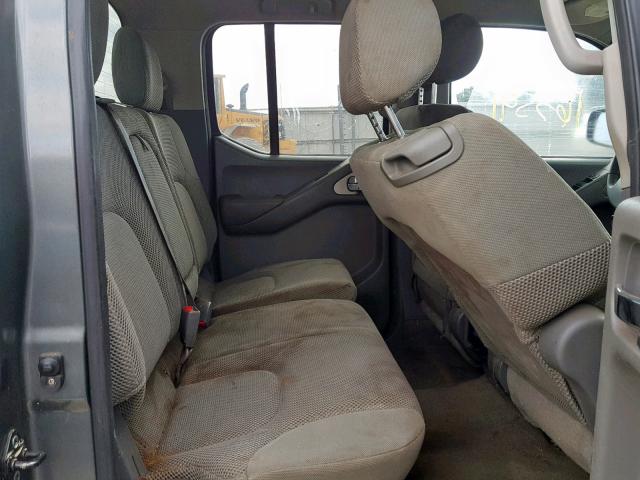 1N6AD07UX6C404896 - 2006 NISSAN FRONTIER C GRAY photo 6