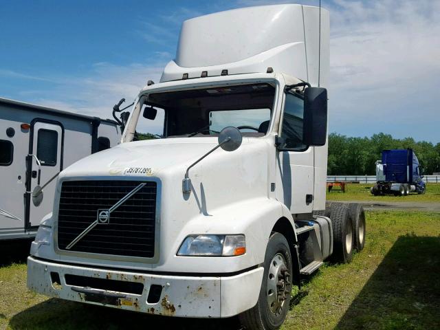 4V4M99EH0DN145577 - 2013 VOLVO VN VNM WHITE photo 2