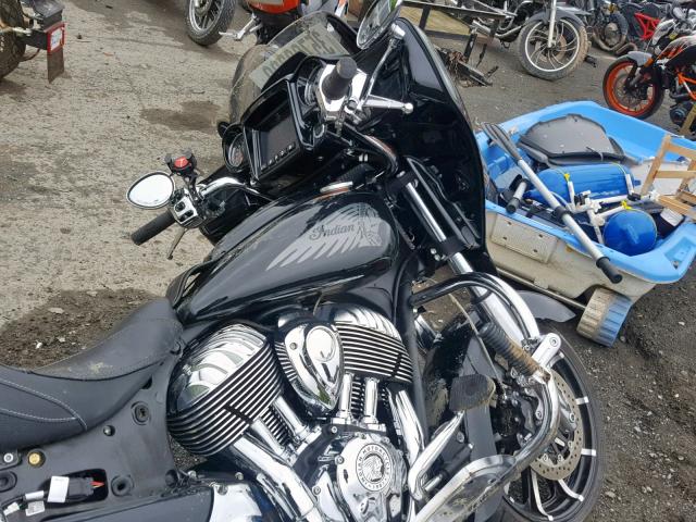 56KTCAAA9J3357169 - 2018 INDIAN MOTORCYCLE CO. CHIEFTAIN BLACK photo 5