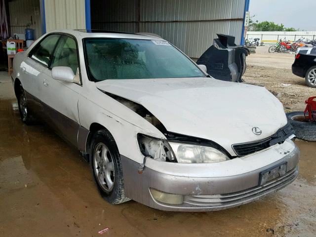 JT8BF22G8V0076987 - 1997 LEXUS ES 300 WHITE photo 1