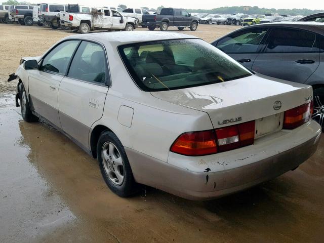 JT8BF22G8V0076987 - 1997 LEXUS ES 300 WHITE photo 3