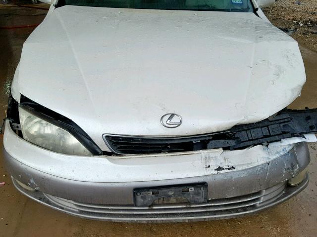 JT8BF22G8V0076987 - 1997 LEXUS ES 300 WHITE photo 7