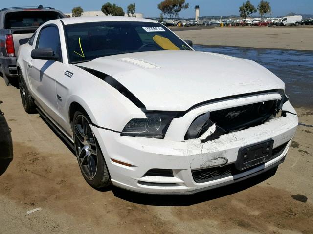 1ZVBP8CF7D5216663 - 2013 FORD MUSTANG GT WHITE photo 1