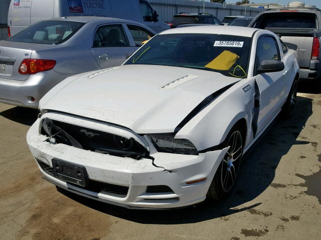 1ZVBP8CF7D5216663 - 2013 FORD MUSTANG GT WHITE photo 2