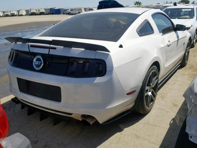1ZVBP8CF7D5216663 - 2013 FORD MUSTANG GT WHITE photo 4