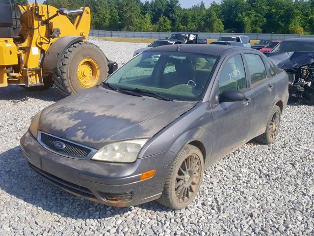 1FAFP34N67W171085 - 2007 FORD FOCUS ZX4 GRAY photo 2