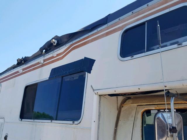 F44CF8V706931 - 1978 DODGE MOTORHOME WHITE photo 9