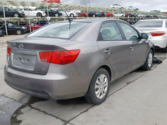 KNAFU4A21B5457618 - 2011 KIA FORTE EX SILVER photo 4