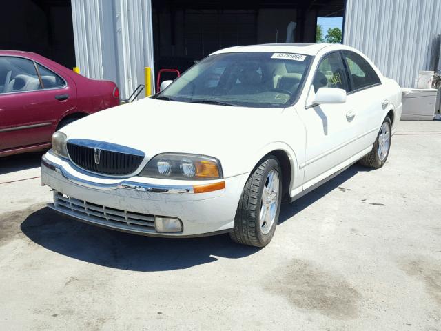 1LNHM87A92Y686818 - 2002 LINCOLN LS أبيض صورة 2
