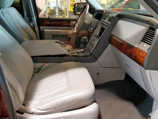 5LMFU28R74LJ19903 - 2004 LINCOLN NAVIGATOR 勃艮第红 照片 5