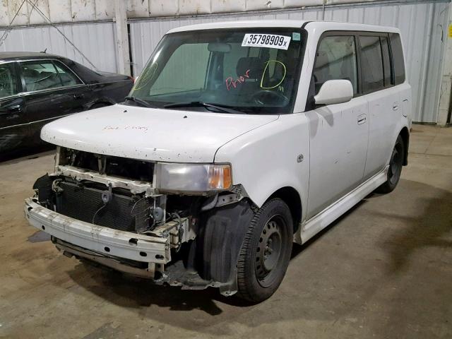 JTLKT334864105035 - 2006 TOYOTA SCION XB WHITE photo 2