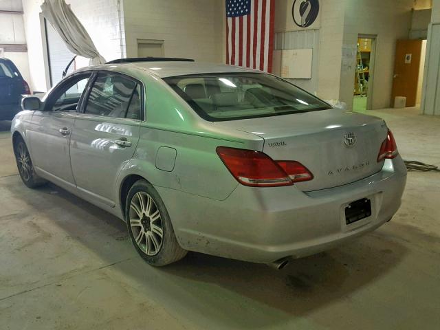 4T1BK36B15U042945 - 2005 TOYOTA AVALON XL GRAY photo 3