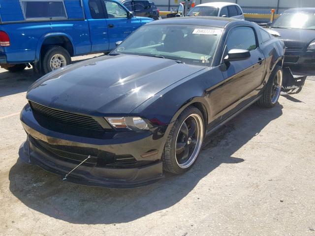 1ZVBP8AM4C5285438 - 2012 FORD MUSTANG BLACK photo 2