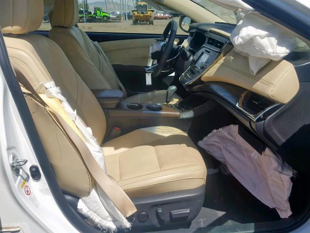 4T1BK1EB0GU219753 - 2016 TOYOTA AVALON XLE WHITE photo 5