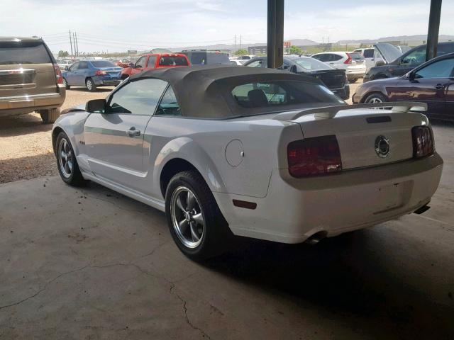 1ZVHT85H265155858 - 2006 FORD MUSTANG GT WHITE photo 3