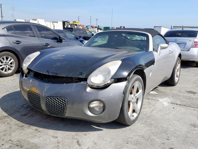 1G2MB33B36Y108234 - 2006 PONTIAC SOLSTICE SILVER photo 2