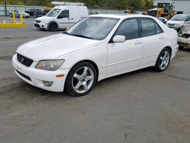 JTHBD192950100532 - 2005 LEXUS IS 300 WHITE photo 2