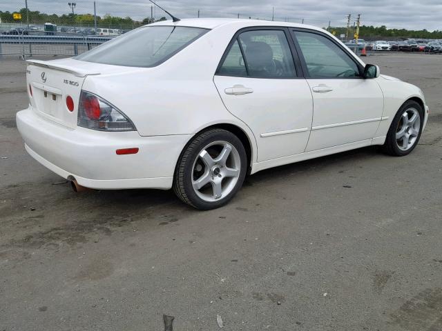 JTHBD192950100532 - 2005 LEXUS IS 300 WHITE photo 4