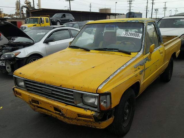 JT4RN50R1G0135714 - 1986 TOYOTA PICKUP 1/2 YELLOW photo 2