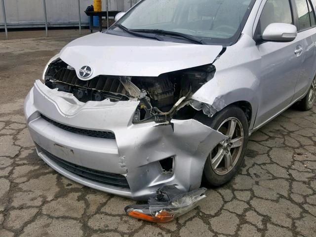 JTKKUPB47E1045078 - 2014 TOYOTA SCION XD SILVER photo 9