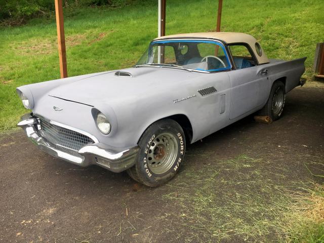 D7FH174753 - 1957 FORD T-BIRD GRAY photo 2