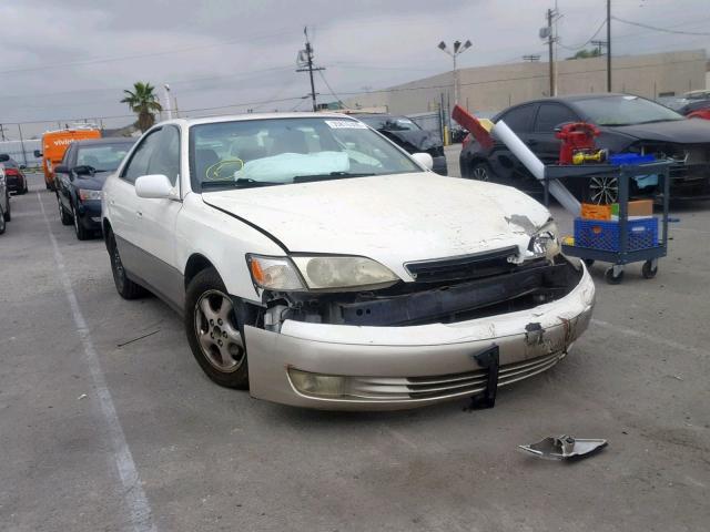 JT8BF28G6W5044129 - 1998 LEXUS ES 300 WHITE photo 1