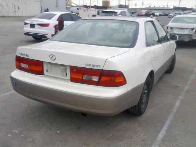 JT8BF28G6W5044129 - 1998 LEXUS ES 300 WHITE photo 4