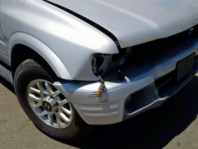 4S6CK58W9Y4400188 - 2000 HONDA PASSPORT E 银色 照片 9