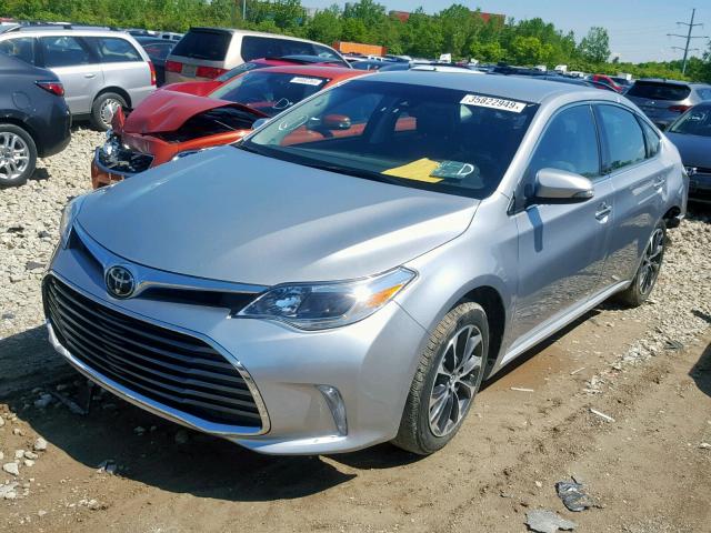 4T1BK1EB4JU285679 - 2018 TOYOTA AVALON XLE SILVER photo 2