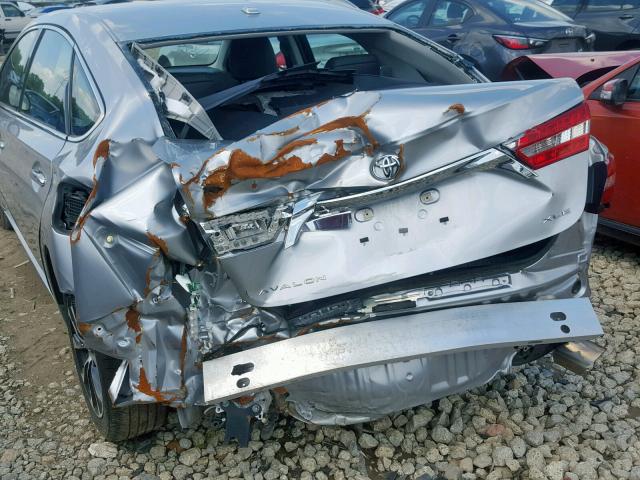 4T1BK1EB4JU285679 - 2018 TOYOTA AVALON XLE SILVER photo 9