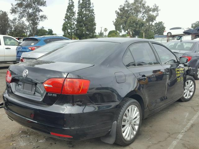 3VW2K7AJ5DM294725 - 2013 VOLKSWAGEN JETTA BASE Սև լուսանկար 4
