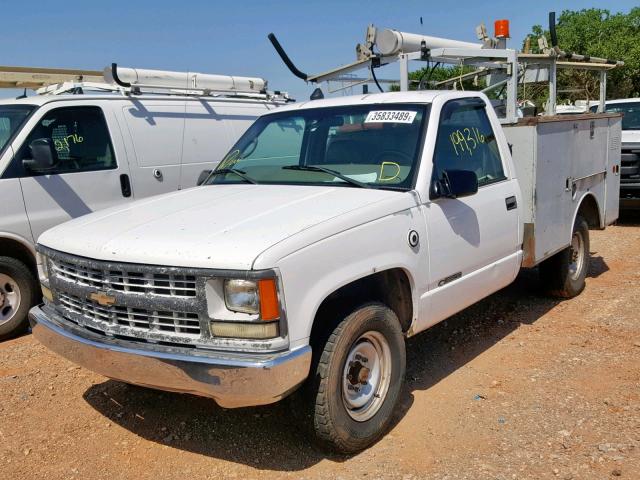 1GBGC34R8YR211670 - 2000 CHEVROLET C3500 WHITE photo 2