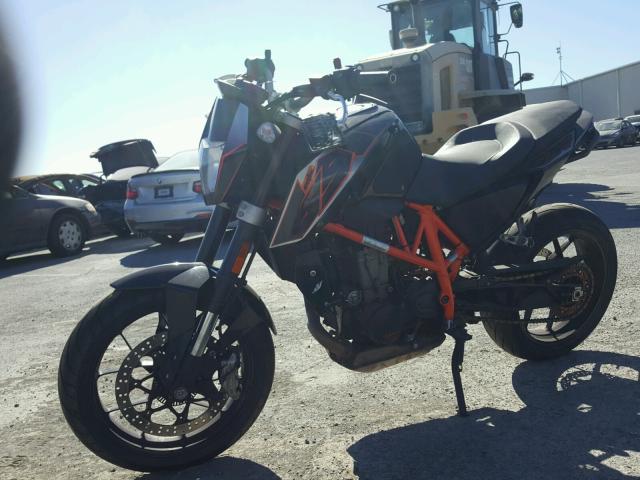 VBKLDT404FM771543 - 2015 KTM 690 DUKE ORANGE photo 2