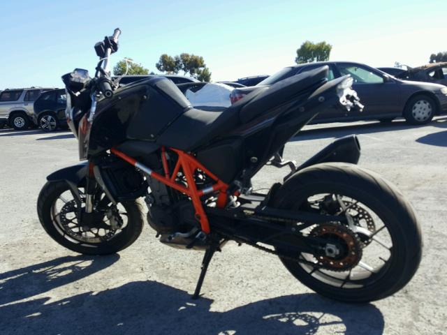 VBKLDT404FM771543 - 2015 KTM 690 DUKE ORANGE photo 3