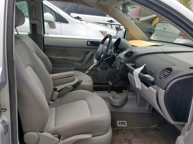 3VWCK21CX3M422318 - 2003 VOLKSWAGEN NEW BEETLE Gümüş foto 5