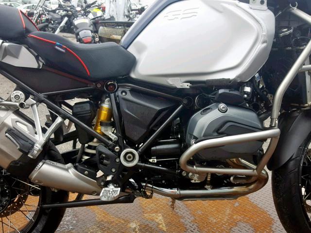 WB10A1200HZ898006 - 2017 BMW R1200 GS A BLUE photo 7