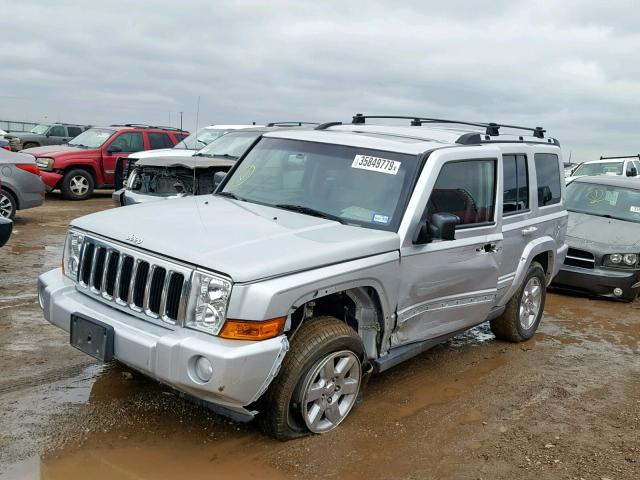 1J8HG58N76C318371 - 2006 JEEP COMMANDER SILVER photo 2