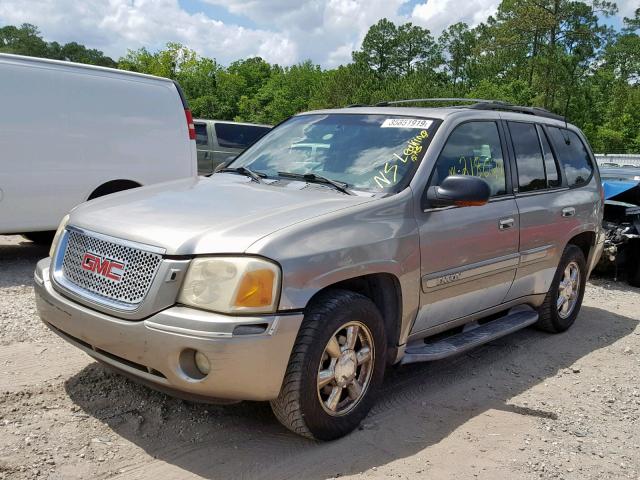 1GKDT13S522412843 - 2002 GMC ENVOY GOLD photo 2