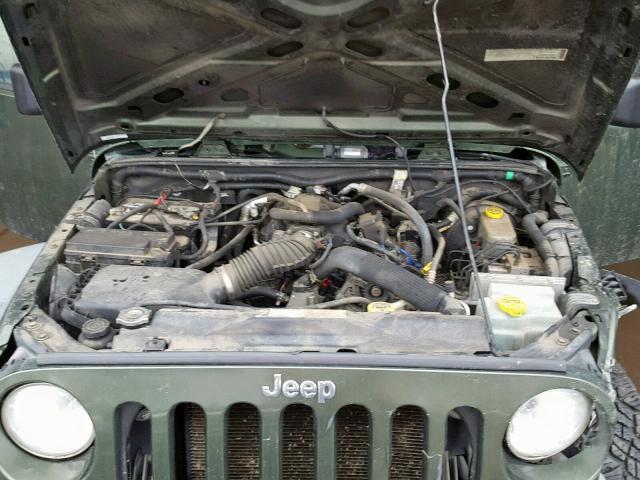 1J4FA24198L543213 - 2008 JEEP WRANGLER X GREEN photo 7