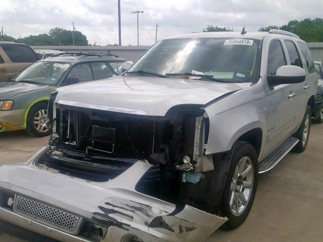 1GKUCEEF8AR180140 - 2010 GMC YUKON DENA SILVER photo 2