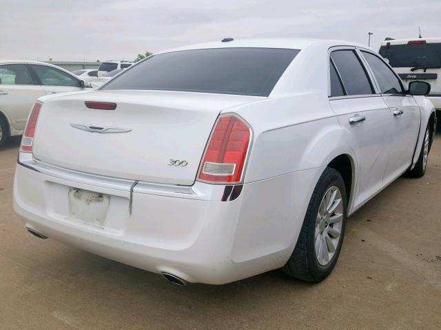 2C3CCAAG6DH519839 - 2013 CHRYSLER 300 WHITE photo 4