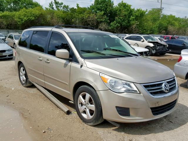 2V8HW34119R548327 - 2009 VOLKSWAGEN ROUTAN SE GOLD photo 1