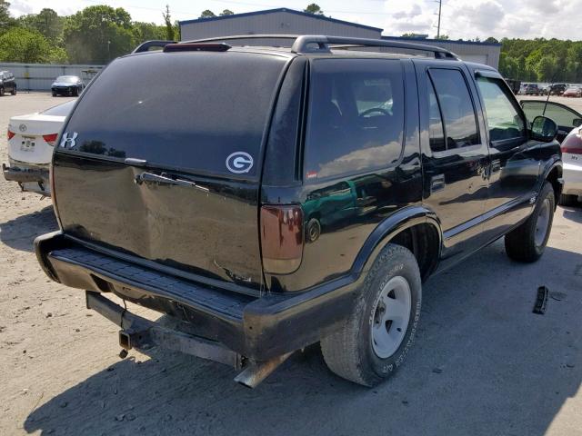 1GNCS13W6S2115052 - 1995 CHEVROLET BLAZER BLACK photo 4