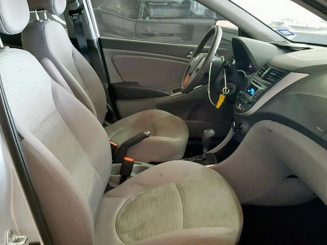 KMHCT4AE6GU057310 - 2016 HYUNDAI ACCENT SE SILVER photo 5