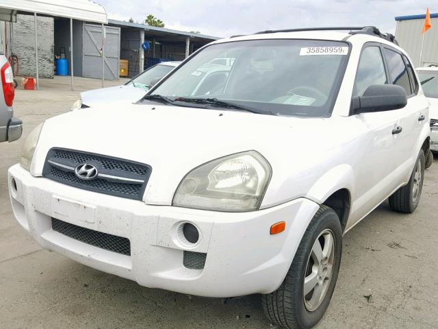 KM8JM12B76U252807 - 2006 HYUNDAI TUCSON GL WHITE photo 2