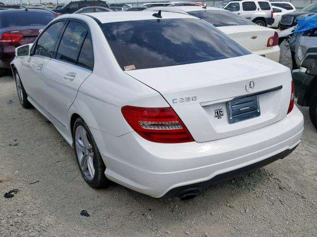 WDDGF4HB9DG131912 - 2013 MERCEDES-BENZ C 250 WHITE photo 3