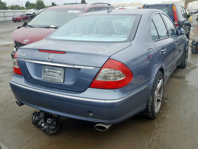 WDBUF56X77B068018 - 2007 MERCEDES-BENZ E 350 BLUE photo 4