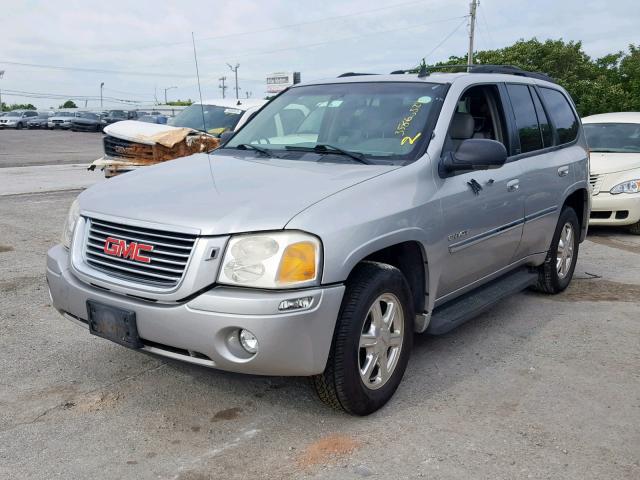 1GKDS13S762357630 - 2006 GMC ENVOY SILVER photo 2