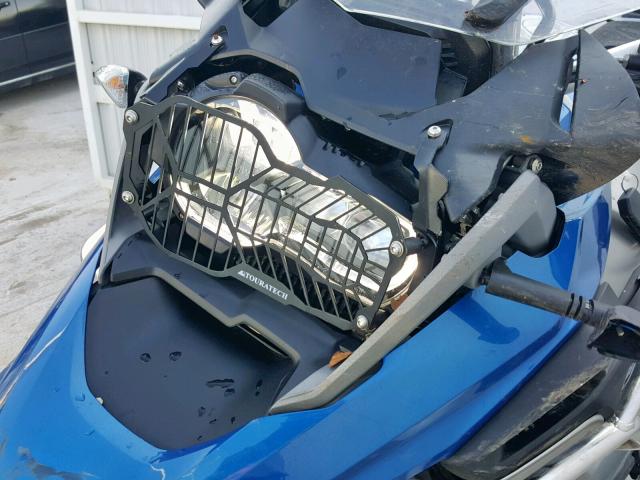 WB10A6108JZ656617 - 2018 BMW R1200 GS BLUE photo 9